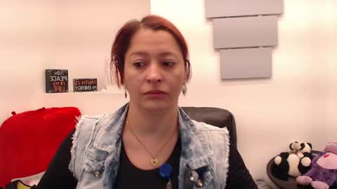 Eva Twiss online show from 04.14.26