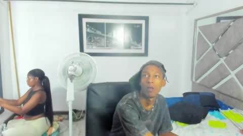 Eva And Emmanuel online show from 12.16.25