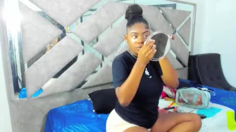 Eva And Emmanuel online show from 03.18.26