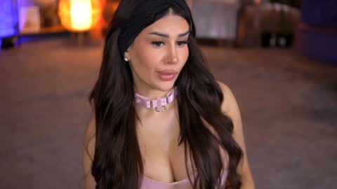 Snapshot of evazane chatting on 02.05.25 Eva online show from 02.05.25