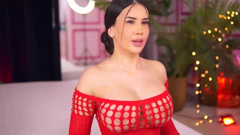 Snapshot of evazane chatting on 03.12.25 Eva online show from 03.12.25