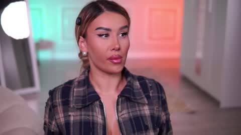 Snapshot of evazane chatting on 11.26.25 Eva online show from 11.26.25