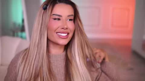 Snapshot of evazane chatting on 11.30.25 Eva online show from 11.30.25