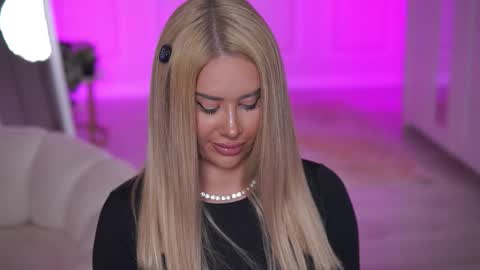 Snapshot of evazane chatting on 01.06.26 Eva online show from 01.06.26