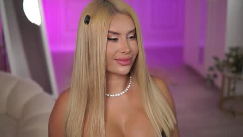 Snapshot of evazane chatting on 01.10.26 Eva online show from 01.10.26