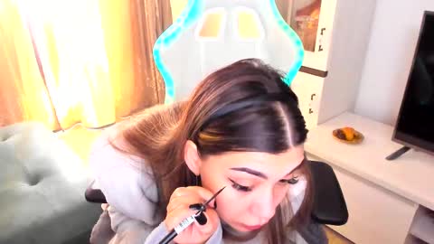 eveeevian online show from 02.19.25