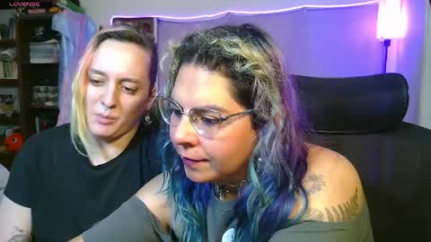 Snapshot of evelan123 chatting on 05.04.26 Chulal online show from 05.04.26