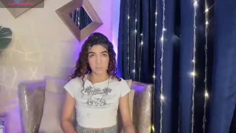 Snapshot of evelyn__rose1 chatting on 04.27.26 evelyn__rose1 online show from 04.27.26