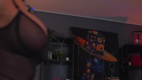 Evelyn online show from 04.19.26