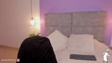 Snapshot of evelyn_millers_11 chatting on 01.26.25 Evelyn online show from 01.26.25