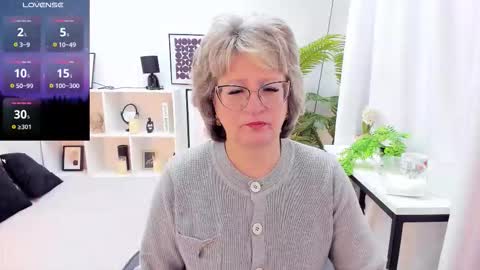 Evelyn online show from 11.17.25