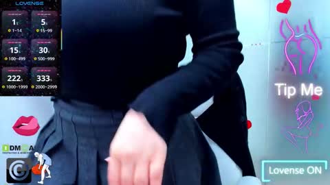 Snapshot of evelyne_rose chatting on 03.18.26 evelyne_rose online show from 03.18.26