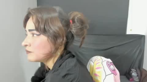 Snapshot of evelynesex chatting on 04.19.26 Evelyne online show from 04.19.26