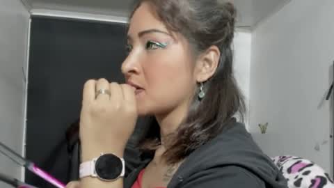 Snapshot of evelynesex chatting on 04.26.26 Evelyne online show from 04.26.26