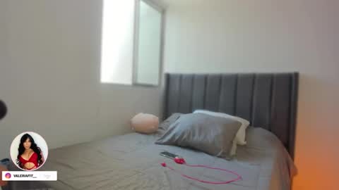 EVELYN  instagram valeriafit    0NLYFANS private valeria  TWITT  evelynvaleria30 online show from 12.15.25