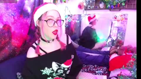 Evie online show from 12.22.24