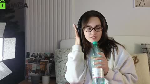 Snapshot of evi_woow chatting on 01.04.25 evi_woow online show from 01.04.25