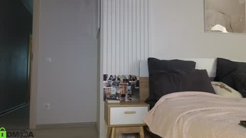 Snapshot of evi_woow chatting on 02.04.25 evi_woow online show from 02.04.25