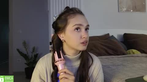 Snapshot of evi_woow chatting on 10.14.25 evi_woow online show from 10.14.25