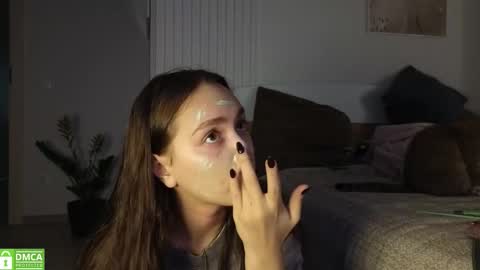 Snapshot of evi_woow chatting on 10.25.25 evi_woow online show from 10.25.25