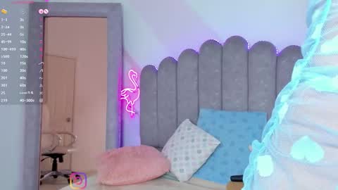 My name is Evie  nice to meet you  really get to know me better private is open  online show from 11.19.25