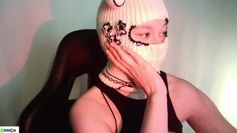 Renesme White Im here from Monday to Friday online show from 05.01.26