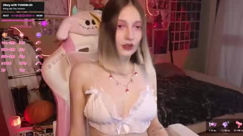 Evie online show from 10.29.25