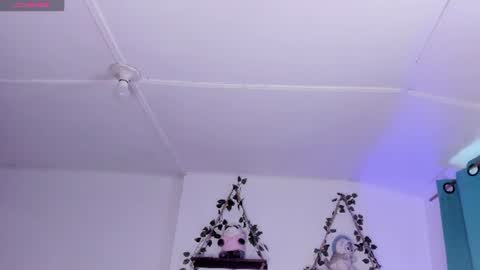 Snapshot of evieh1_ chatting on 07.23.26 Ivi Alejandra online show from 07.23.26