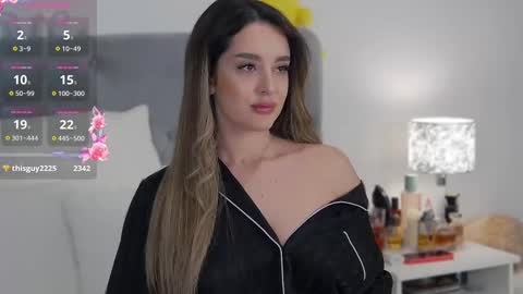 Evie online show from 02.10.25