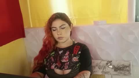 Snapshot of eviewolfie chatting on 01.25.25 Evie online show from 01.25.25