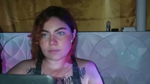 Snapshot of eviewolfie chatting on 01.27.25 Evie online show from 01.27.25