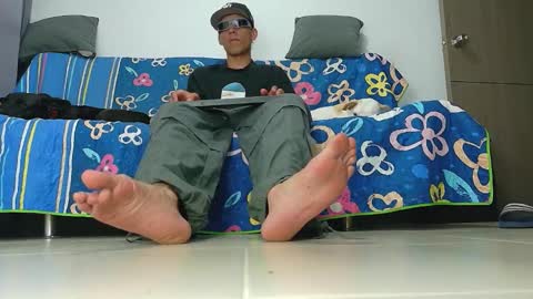 Snapshot of evil_boss1 chatting on 04.15.26 evil_boss1 online show from 04.15.26