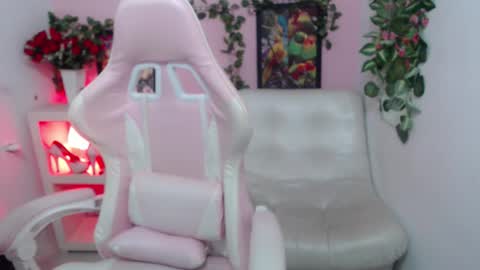 Snapshot of evil_stepmothers chatting on 10.08.25 Pamela online show from 10.08.25