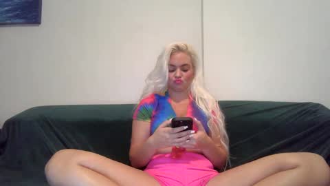 Snapshot of evillers1 chatting on 12.19.24 Badblondebunny online show from 12.19.24