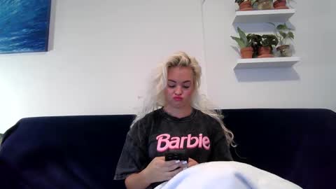 Snapshot of evillers1 chatting on 01.02.25 Badblondebunny online show from 01.02.25