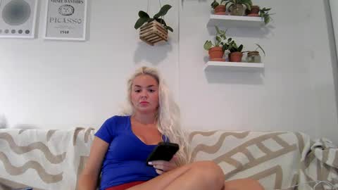 Snapshot of evillers1 chatting on 02.16.25 Badblondebunny online show from 02.16.25