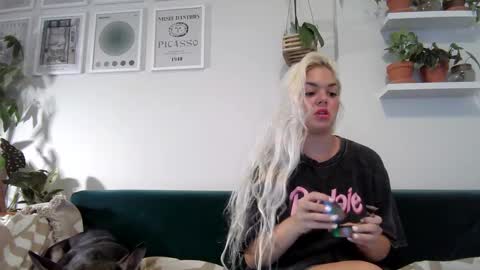 Snapshot of evillers1 chatting on 02.22.25 Badblondebunny online show from 02.22.25