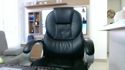 Snapshot of exotic_dude chatting on 12.02.24 camilo online show from 12.02.24