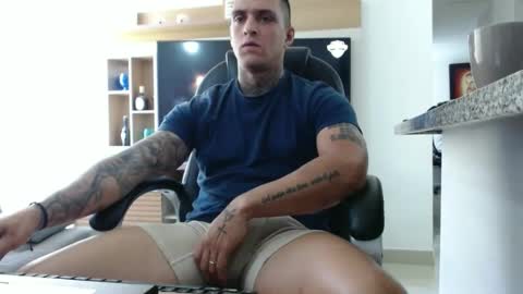 Snapshot of exotic_dude chatting on 01.31.25 camilo online show from 01.31.25