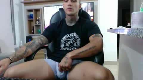 Snapshot of exotic_dude chatting on 03.12.25 camilo online show from 03.12.25