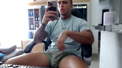 Snapshot of exotic_dude chatting on 05.28.26 camilo online show from 05.28.26