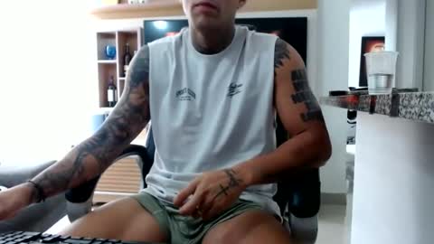 Snapshot of exotic_dude chatting on 06.17.26 camilo online show from 06.17.26