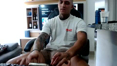 Snapshot of exotic_dude chatting on 06.21.26 camilo online show from 06.21.26