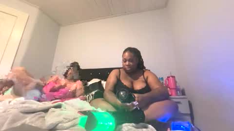 Snapshot of exotiiccmonroe1 chatting on 02.21.26 exotiiccmonroe1 online show from 02.21.26