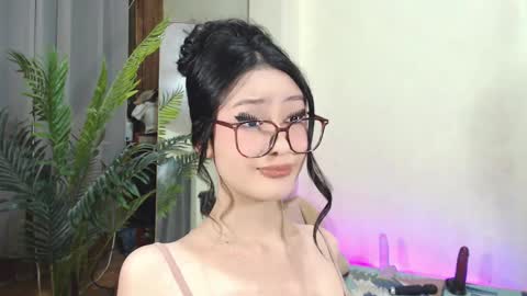 Snapshot of expensive_candyx chatting on 03.04.25 Candy online show from 03.04.25