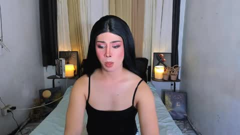 Snapshot of expensive_elise chatting on 06.05.26 expensive_elise online show from 06.05.26