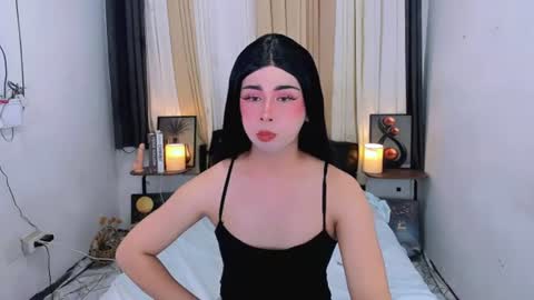 Snapshot of expensive_elise chatting on 06.23.26 expensive_elise online show from 06.23.26