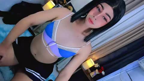 Snapshot of expensive_elise chatting on 07.17.26 expensive_elise online show from 07.17.26