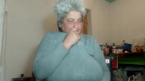 Snapshot of exquisitemature chatting on 01.15.25 ExquisiteMature online show from 01.15.25