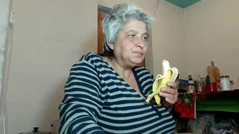 Snapshot of exquisitemature chatting on 01.25.25 ExquisiteMature online show from 01.25.25